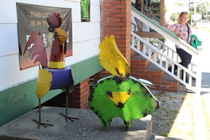 Sue and I loved this little pig statue but it doesn't do two things