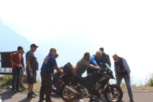 All the guys helping with the bik