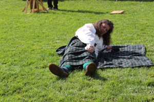 Lay down on cloth and roll over you like a burrito