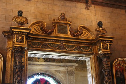 Every door and doorway was is an antiqe