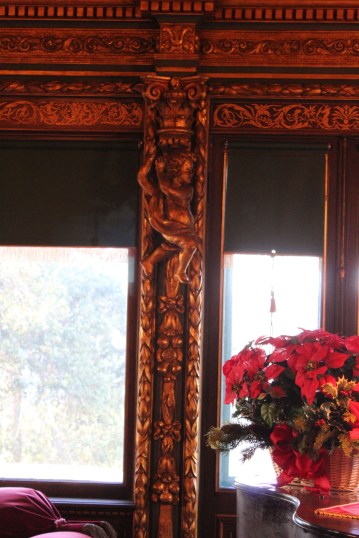 This level of ornateness on the walls just didn't work in the smaller space