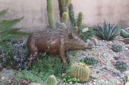 A few had these neat metal sculptures in them