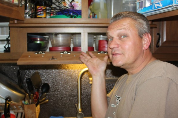 I was thrilled when Lee solved the proiblem of where to put the containers